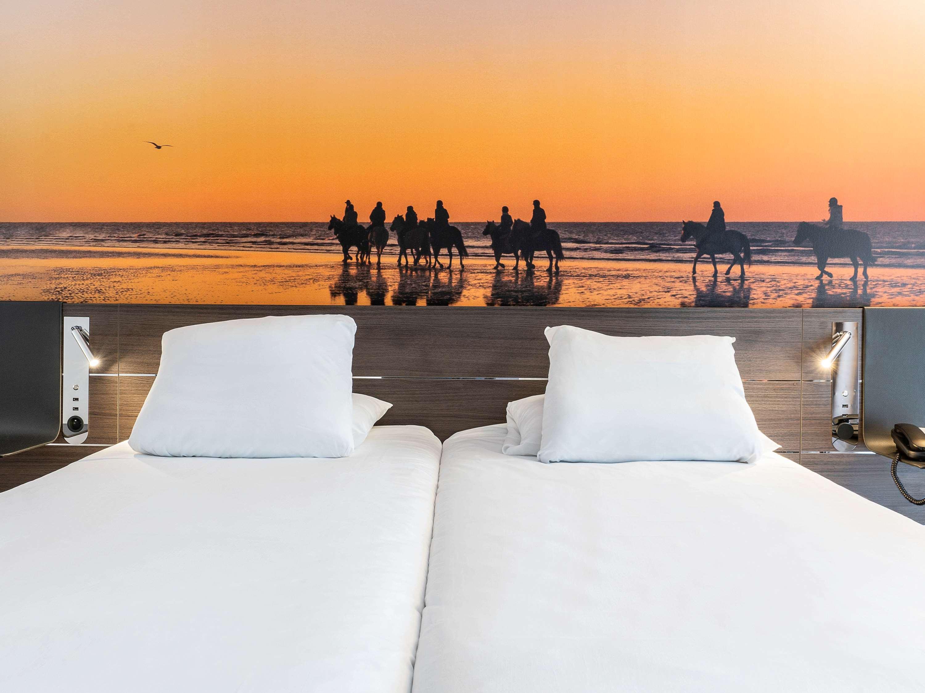 Novotel Deauville Plage Exterior photo